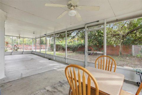 House in Riverview, Florida 4 bedrooms № 2004300 - photo 30