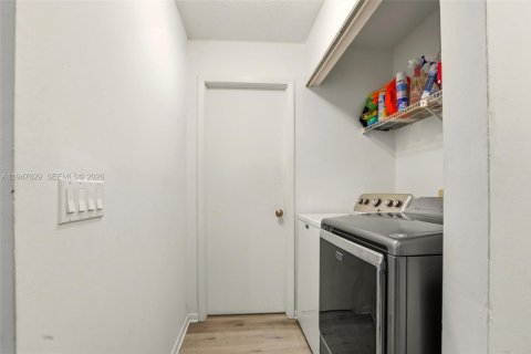 House in Riverview, Florida 4 bedrooms № 2004300 - photo 16