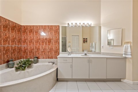 Купить таунхаус в Бока-Ратон, Флорида 7 комнат, 189.15м2, № 2044798 - фото 26