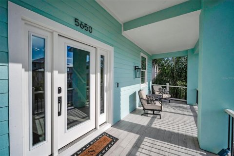 Villa ou maison à vendre à New Port Richey, Floride: 4 chambres, 232.91 m2 № 2425316 - photo 7