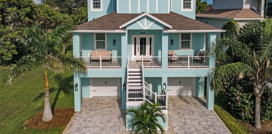 Villa ou maison à New Port Richey, Floride 4 chambres, 232.91 m2 № 2425316