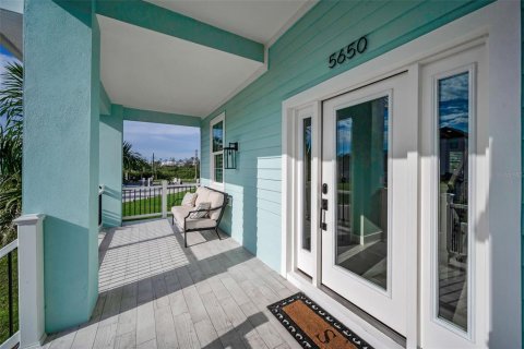 Villa ou maison à vendre à New Port Richey, Floride: 4 chambres, 232.91 m2 № 2425316 - photo 8