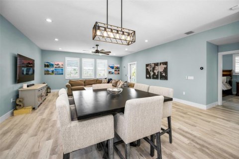 Villa ou maison à vendre à New Port Richey, Floride: 4 chambres, 232.91 m2 № 2425316 - photo 15