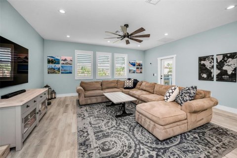 Villa ou maison à vendre à New Port Richey, Floride: 4 chambres, 232.91 m2 № 2425316 - photo 12