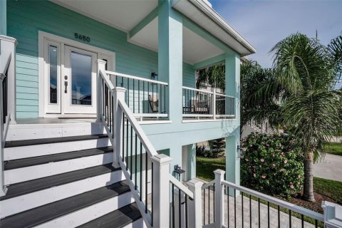 Villa ou maison à vendre à New Port Richey, Floride: 4 chambres, 232.91 m2 № 2425316 - photo 6
