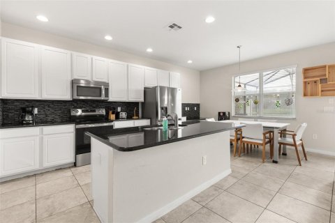 Touwnhouse à vendre à Kissimmee, Floride: 4 chambres, 177.16 m2 № 2383814 - photo 5