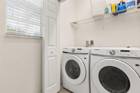 Touwnhouse à vendre à Kissimmee, Floride: 4 chambres, 177.16 m2 № 2383814 - photo 27