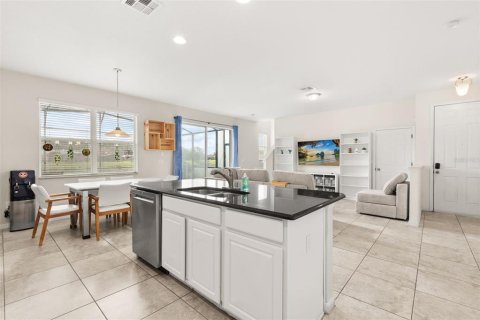 Touwnhouse à vendre à Kissimmee, Floride: 4 chambres, 177.16 m2 № 2383814 - photo 10