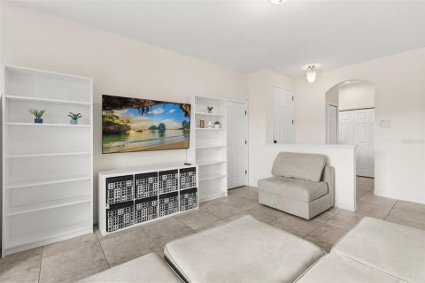 Touwnhouse à vendre à Kissimmee, Floride: 4 chambres, 177.16 m2 № 2383814 - photo 6