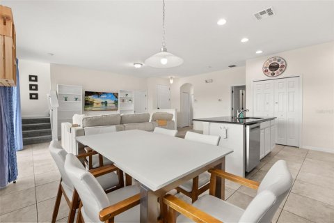 Touwnhouse à vendre à Kissimmee, Floride: 4 chambres, 177.16 m2 № 2383814 - photo 8