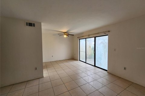 Снять в аренду квартиру в Гейнсвилл, Флорида 1 комната, 97.45м2, № 1817314 - фото 14