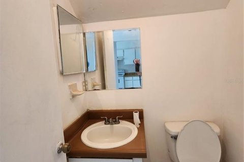 Снять в аренду квартиру в Гейнсвилл, Флорида 1 комната, 97.45м2, № 1817314 - фото 4