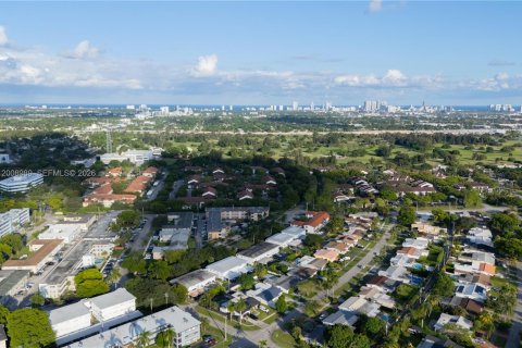Casa en alquiler en Hollywood, Florida, 3 dormitorios, 166.2 m2 № 2085978 - foto 29