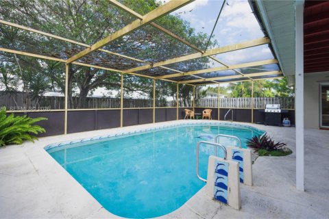 Casa en alquiler en Hollywood, Florida, 3 dormitorios, 166.2 m2 № 2085978 - foto 27