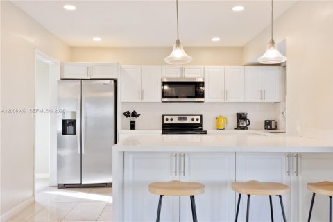 Casa en alquiler en Hollywood, Florida, 3 dormitorios, 166.2 m2 № 2085978 - foto 9