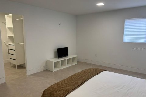 House in Saint Petersburg, Florida 2 bedrooms, 114.73 sq.m. № 1570049 - photo 8