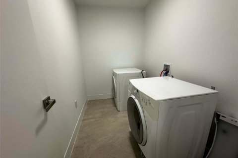 House in Saint Petersburg, Florida 2 bedrooms, 114.73 sq.m. № 1570049 - photo 14