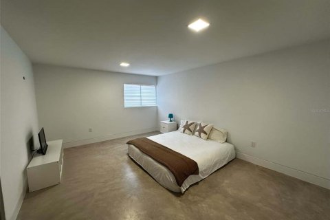 House in Saint Petersburg, Florida 2 bedrooms, 114.73 sq.m. № 1570049 - photo 6