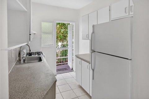 Снять в аренду квартиру в Майами-Бич, Флорида 2 спальни, № 2034158 - фото 8