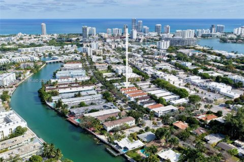 Снять в аренду квартиру в Майами-Бич, Флорида 2 спальни, № 2034158 - фото 10