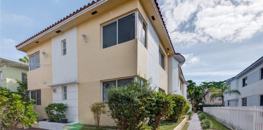 Квартира в Майами-Бич, Флорида 2 спальни № 2034158