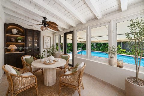 House in Miami Beach, Florida 3 bedrooms, 164.81 sq.m. № 2072663 - photo 14