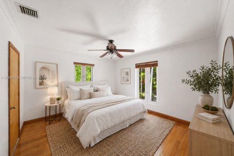 House in Miami Beach, Florida 3 bedrooms, 164.81 sq.m. № 2072663 - photo 7