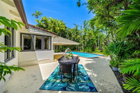 House in Miami Beach, Florida 3 bedrooms, 164.81 sq.m. № 2072663 - photo 21