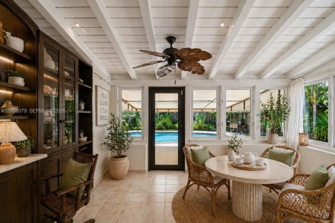 House in Miami Beach, Florida 3 bedrooms, 164.81 sq.m. № 2072663 - photo 15