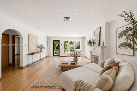 House in Miami Beach, Florida 3 bedrooms, 164.81 sq.m. № 2072663 - photo 5