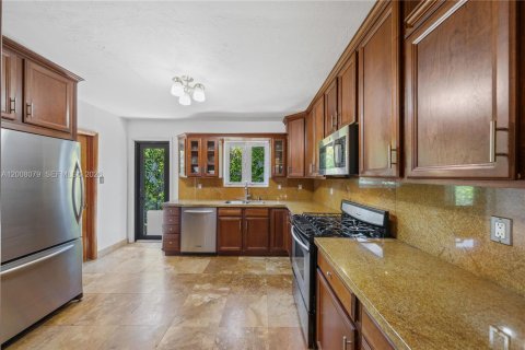 House in Miami Beach, Florida 3 bedrooms, 164.81 sq.m. № 2072663 - photo 18