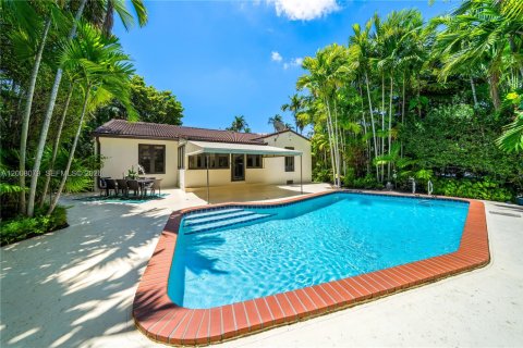 House in Miami Beach, Florida 3 bedrooms, 164.81 sq.m. № 2072663 - photo 19