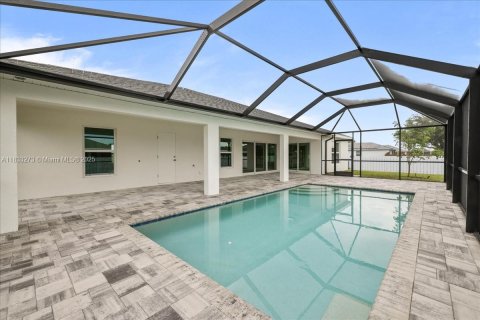 Villa ou maison à vendre à Cape Coral, Floride: 4 chambres, 197.6 m2 № 1819708 - photo 27