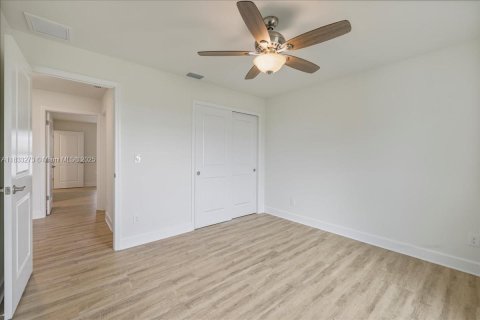 Villa ou maison à vendre à Cape Coral, Floride: 4 chambres, 197.6 m2 № 1819708 - photo 20