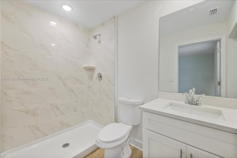 Villa ou maison à vendre à Cape Coral, Floride: 4 chambres, 197.6 m2 № 1819708 - photo 21