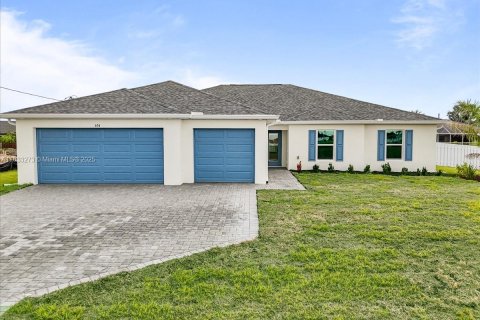 Villa ou maison à vendre à Cape Coral, Floride: 4 chambres, 197.6 m2 № 1819708 - photo 2