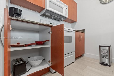 Condominio en venta en Miami, Florida, 1 dormitorio, 76.64 m2 № 2154864 - foto 24