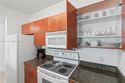 Condominio en venta en Miami, Florida, 1 dormitorio, 76.64 m2 № 2154864 - foto 18