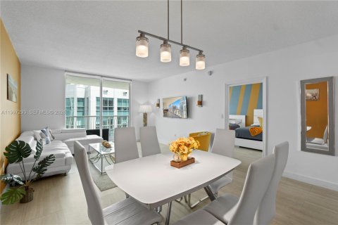 Condominio en venta en Miami, Florida, 1 dormitorio, 76.64 m2 № 2154864 - foto 11