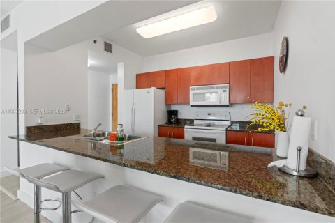 Condominio en venta en Miami, Florida, 1 dormitorio, 76.64 m2 № 2154864 - foto 15
