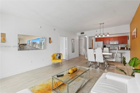 Condominio en venta en Miami, Florida, 1 dormitorio, 76.64 m2 № 2154864 - foto 12