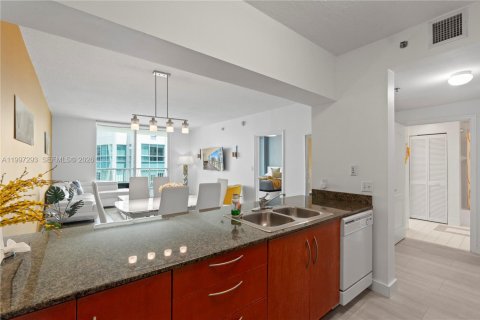 Condominio en venta en Miami, Florida, 1 dormitorio, 76.64 m2 № 2154864 - foto 17