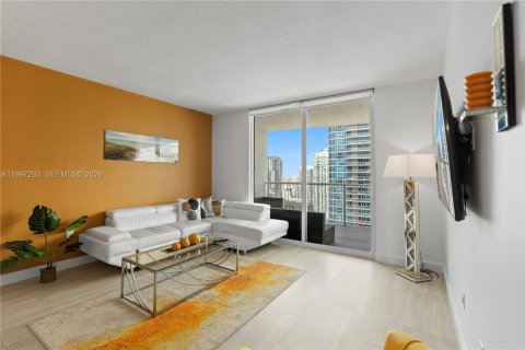 Condominio en venta en Miami, Florida, 1 dormitorio, 76.64 m2 № 2154864 - foto 4