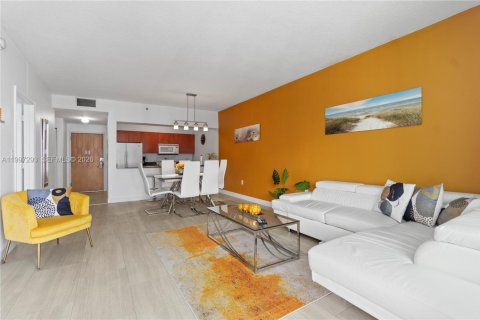 Condominio en venta en Miami, Florida, 1 dormitorio, 76.64 m2 № 2154864 - foto 5