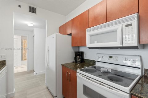 Condominio en venta en Miami, Florida, 1 dormitorio, 76.64 m2 № 2154864 - foto 19