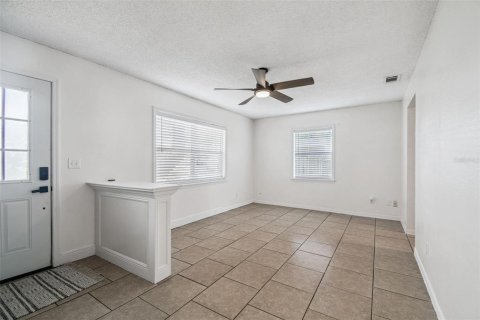 House in Plant City, Florida 3 bedrooms, 84.73 sq.m. № 1919554 - photo 7