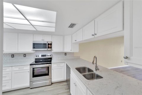 Купить кондоминиум в Эллентон, Флорида 3 комнаты, 128.67м2, № 2208767 - фото 12