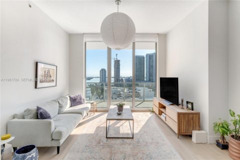 Купить кондоминиум в Майами, Флорида 2 спальни, 101.08м2, № 2025371 - фото 2