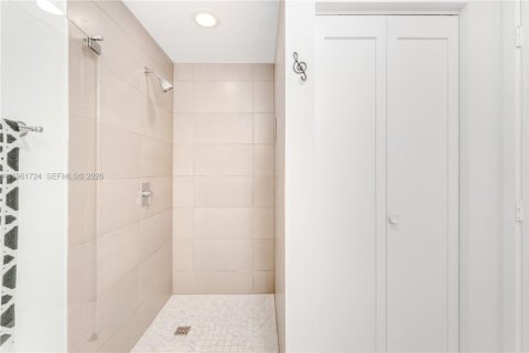 Купить кондоминиум в Майами, Флорида 2 спальни, 101.08м2, № 2025371 - фото 16