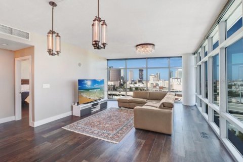 Condominio en venta en Tampa, Florida, 2 dormitorios, 148.55 m2 № 2296744 - foto 9